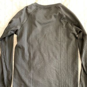 Lululemon size 6 EUC restless pullover